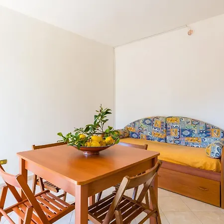 Relax Ad Ovest Apartman