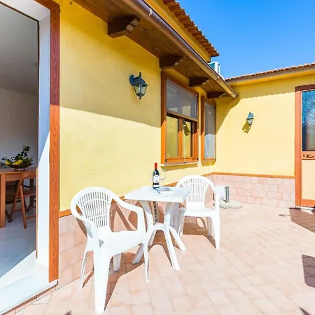 Relax Ad Ovest Apartman *