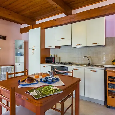 Relax Ad Ovest Apartman